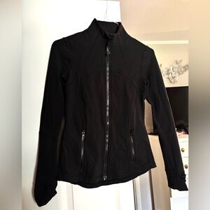 lululemon athletica Black Utility Jacket Sleek Form-Fitting Design